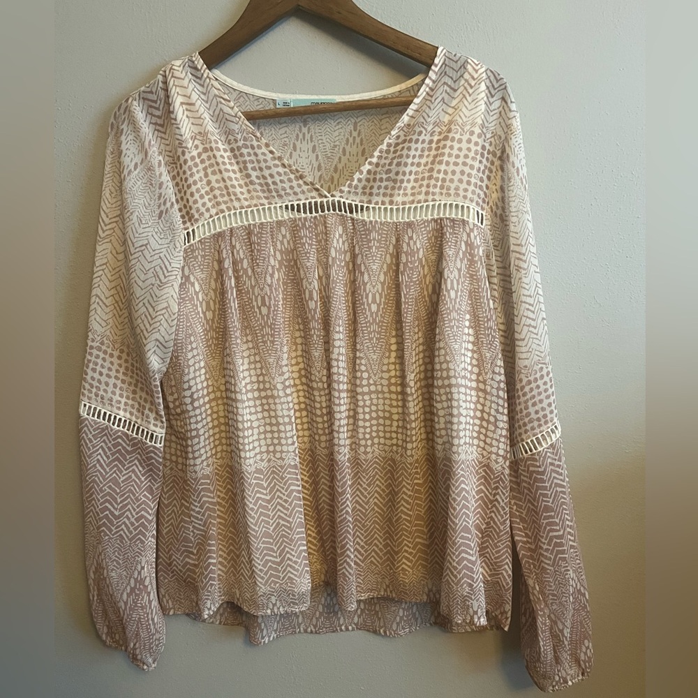 Large Maurice’s shirt with a built in tank top.